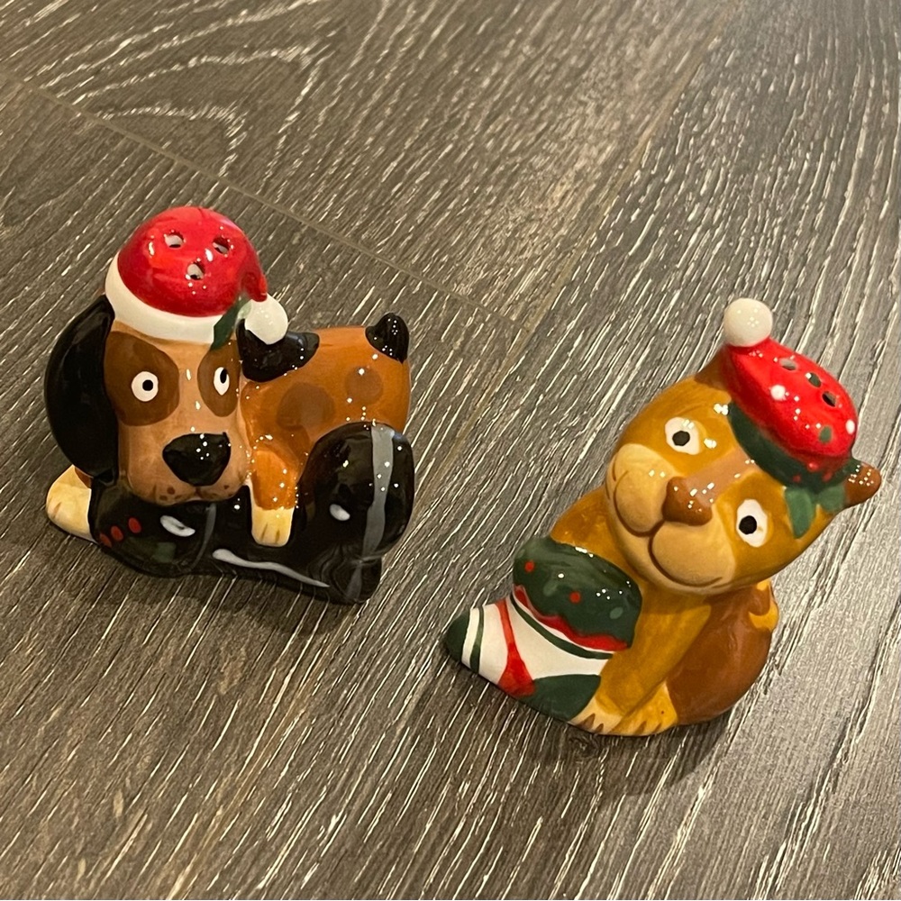 Christmas salt and pepper shakers